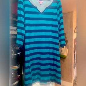 Lilly Pulitzer, V-neck shirt, dress size large.